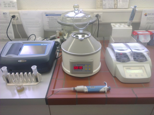 Labor Zentrifuge, Thermostat und Photometer